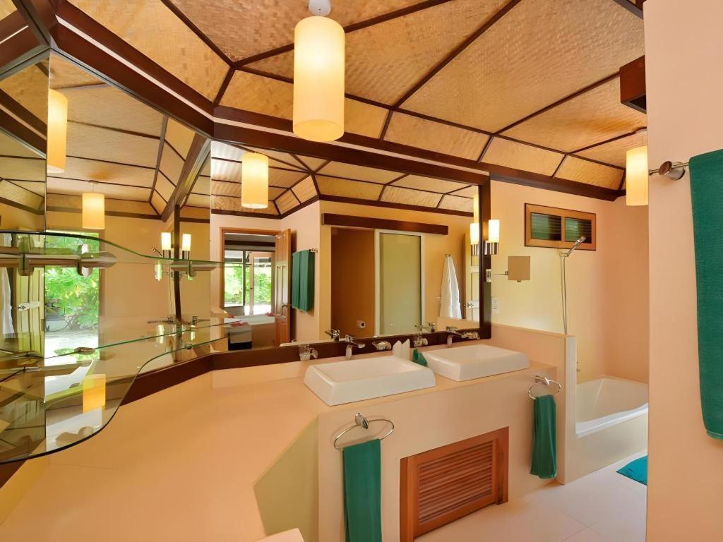 Angaga Island Resort And Spa Exterior foto