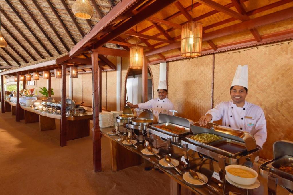 Angaga Island Resort And Spa Exterior foto