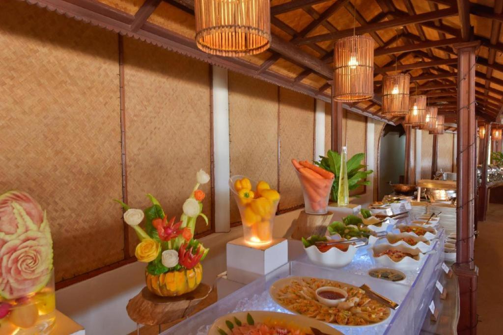 Angaga Island Resort And Spa Exterior foto